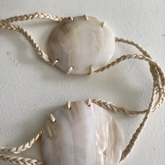 Coastal Chic Beige Seashell Belt - Picture 3 of 3